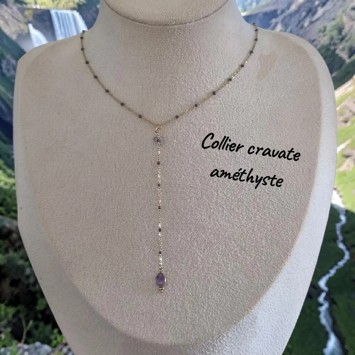 collier pierres