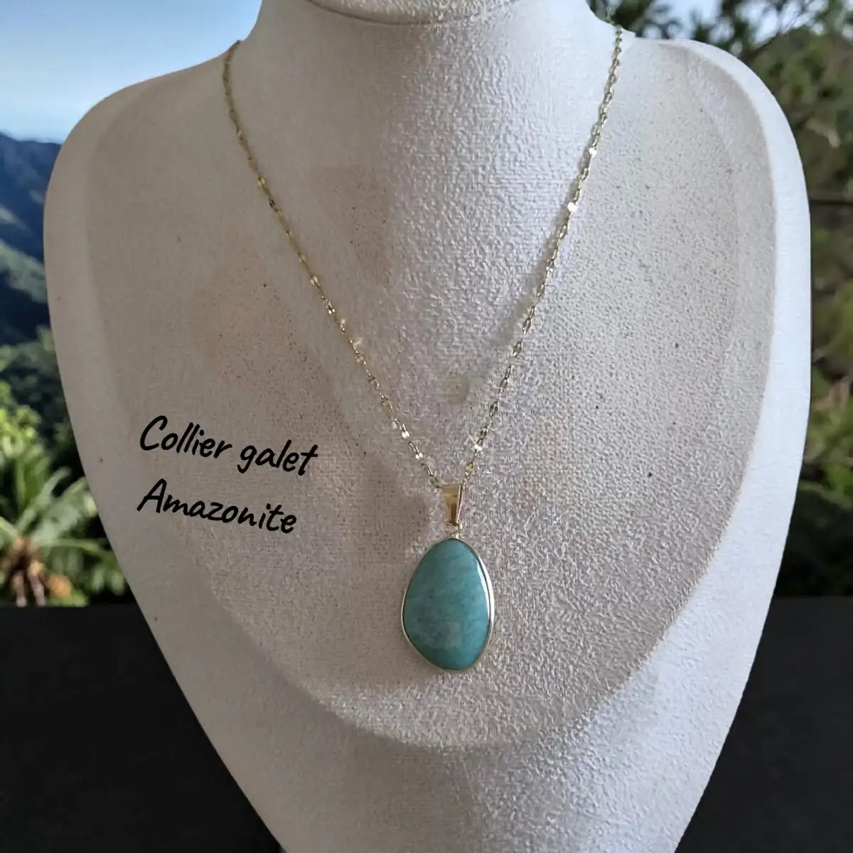 collier pierres