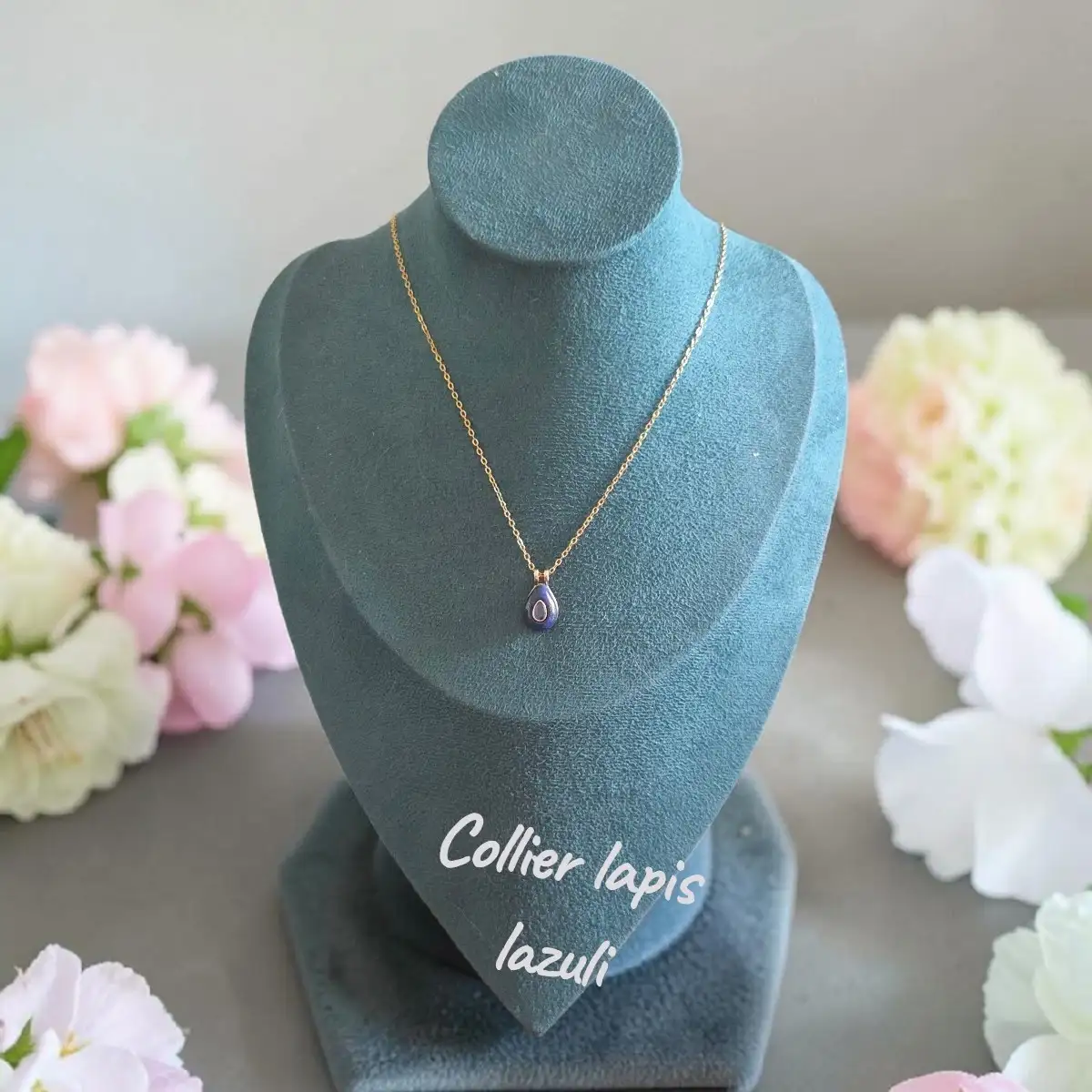 collier pierres